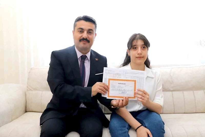 Sivas’ta evde eğitim alan öğrencilere özel karne ziyareti
