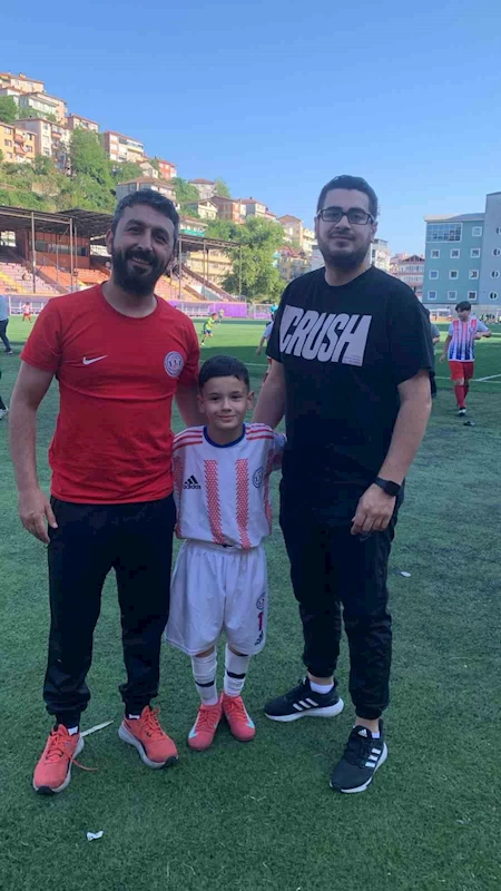 9 yaşındaki Yiğit Ali Koç, Fenerbahçe altyapısına davet edildi
