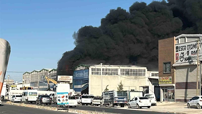 Hırdavat deposunda çıkan yangına TOMA ile müdahale edildi
