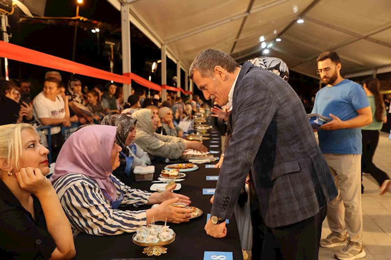 Zeytinburnu Belediyesi’nin düzenlediği 26’ncı Merkezefendi Geleneksel Tıp Festivali renkli görüntülere sahne oldu
