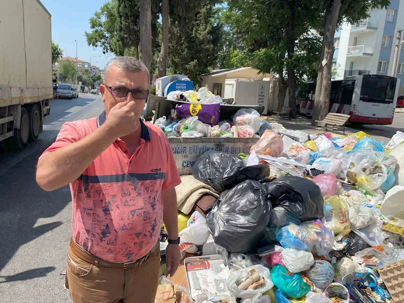 İzmir’in çöple dolu sokakları Hindistan’ı andırıyor
