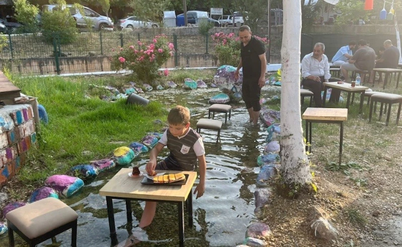 Emet ilçesi Dereli Kaplıcaları bölgede az rastlanır şifalı sulara sahip
