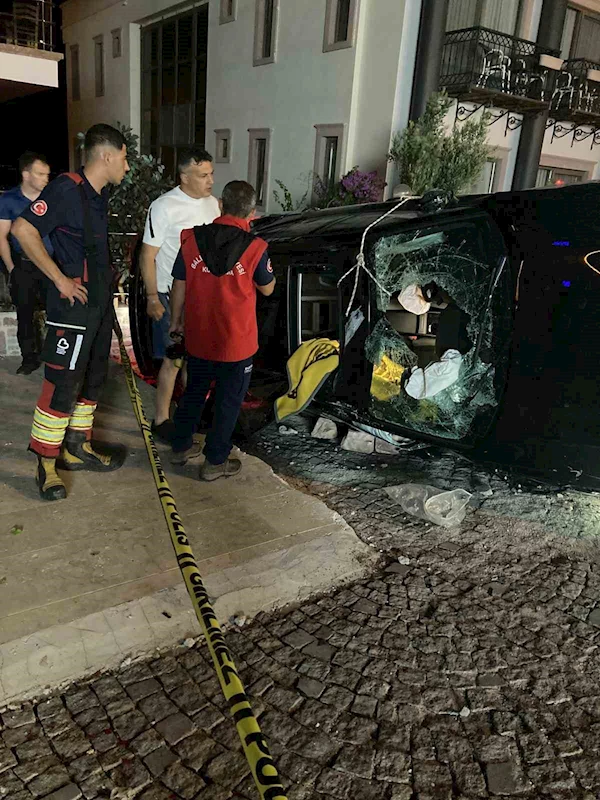 Ayvalık’ta gece yarısı feci kaza: 1 ölü, 1 yaralı
