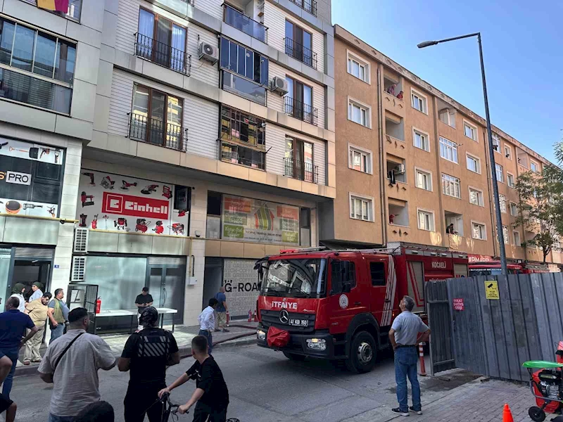 Kafenin deposunda yangın paniği
