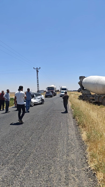 Beton mikseri ile otomobil çapıştı: 2 ölü, 1 yaralı
