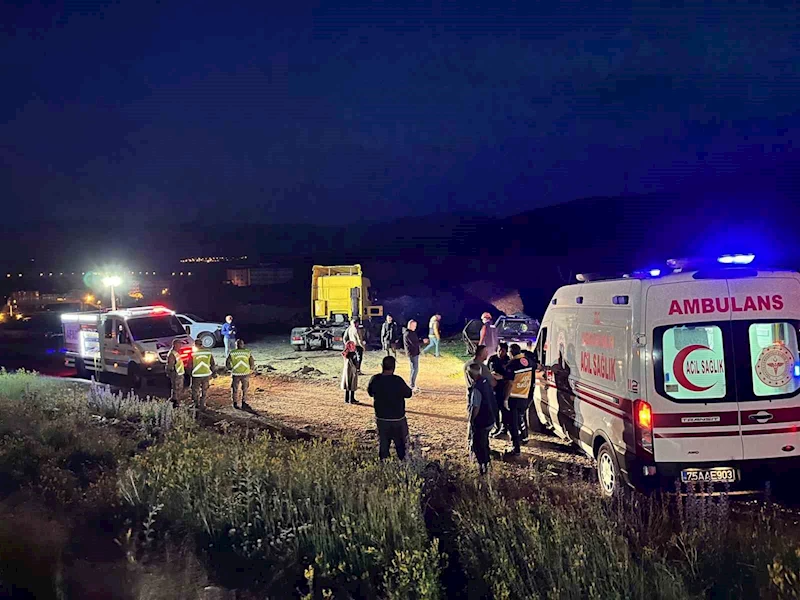Çıldır’da trafik kazası: 2 ölü, 1 yaralı
