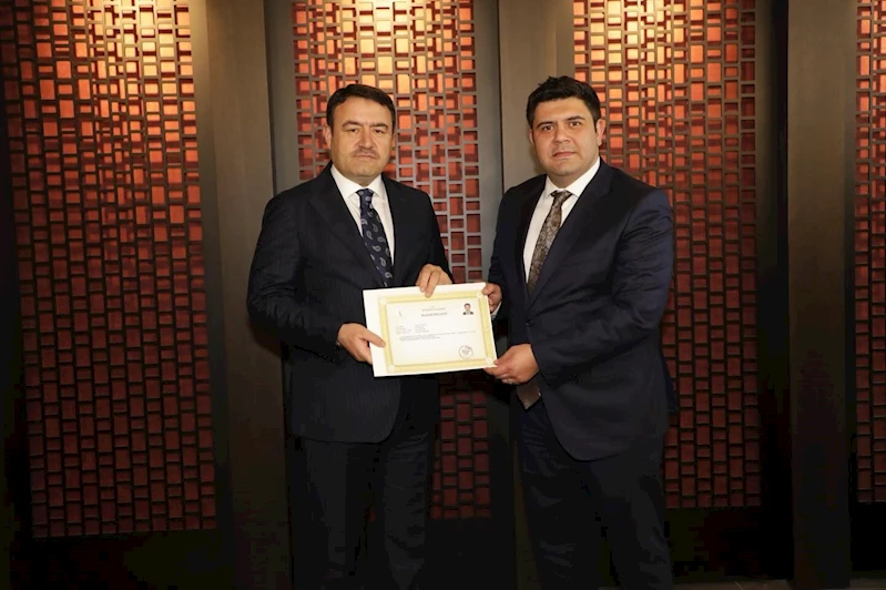 Kütahya’da tayin olan mülki idare amirleri onuruna veda yemeği
