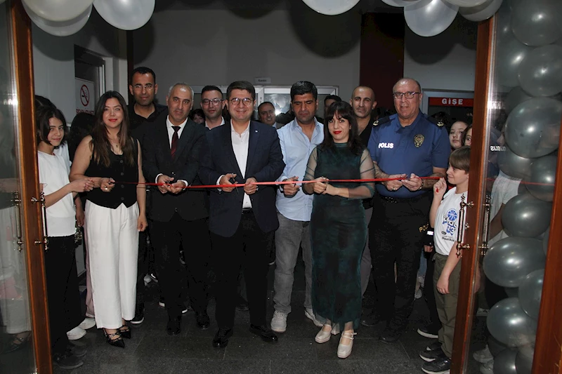Kula’da ortaokul öğrencilerinden anlamlı sanat buluşması
