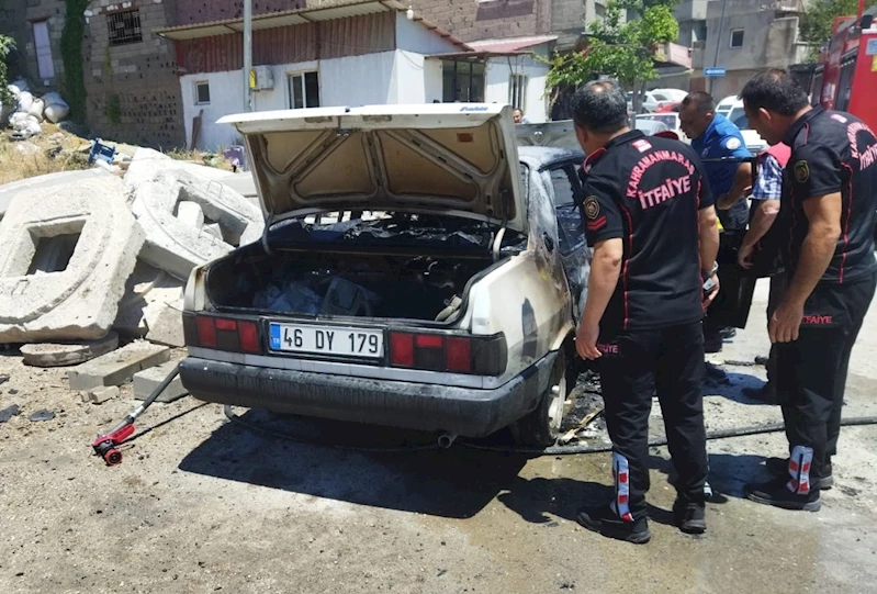 Fırından aldığı köz otomobili yaktı
