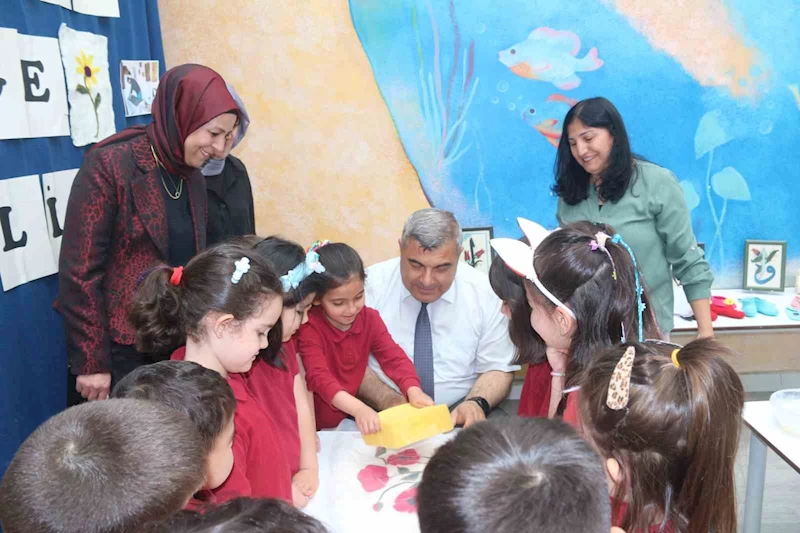 Afyonkarahisar’da minik eller keçeye hayat verdi
