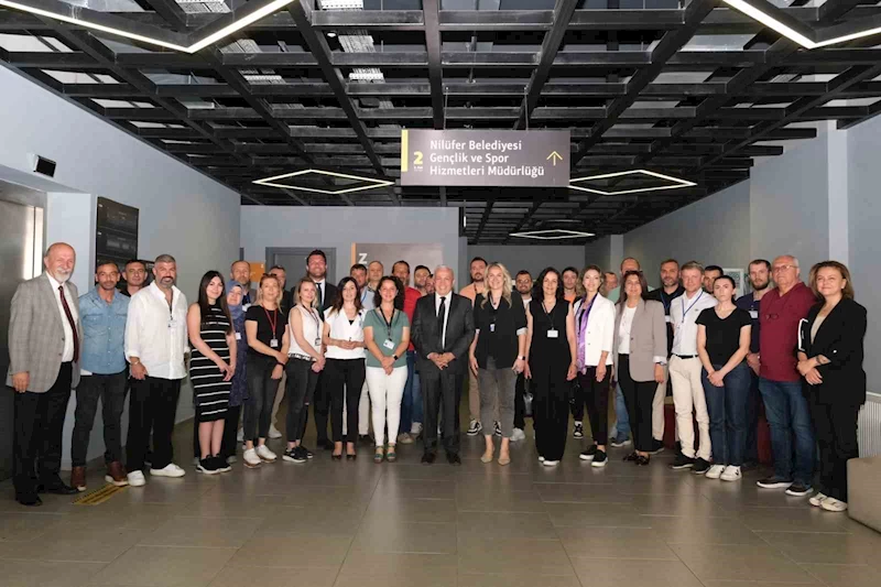 Nilüfer Belediyesi çalışanları bayramlaştı
