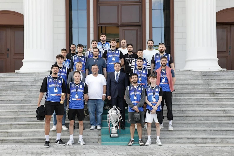 Vali Musa Işın’dan Kütahya Belediyespor Basketbol Takımına tebrik
