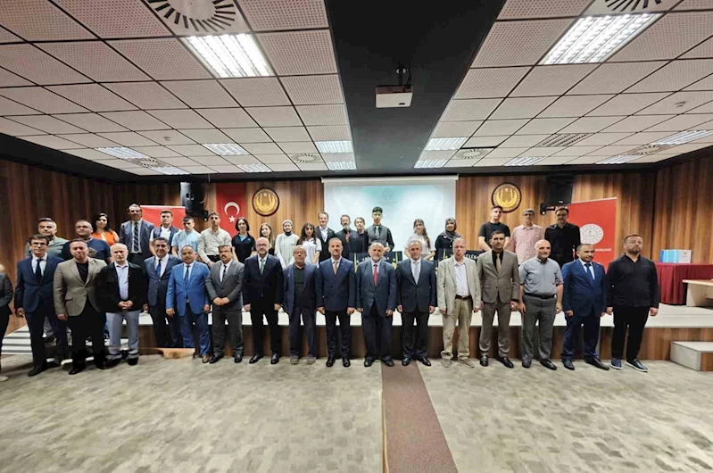 Liseli şairler ödüllerine kavuştu
