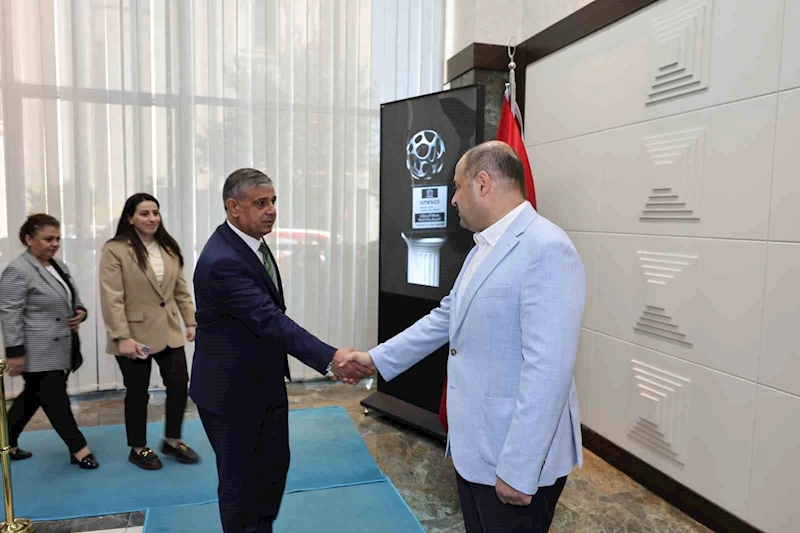Gülpınar personelleriyle bayramlaştı
