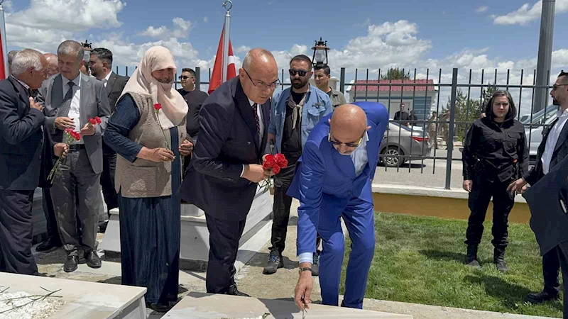 Ağrı’da şehitler bayram öncesi anıldı

