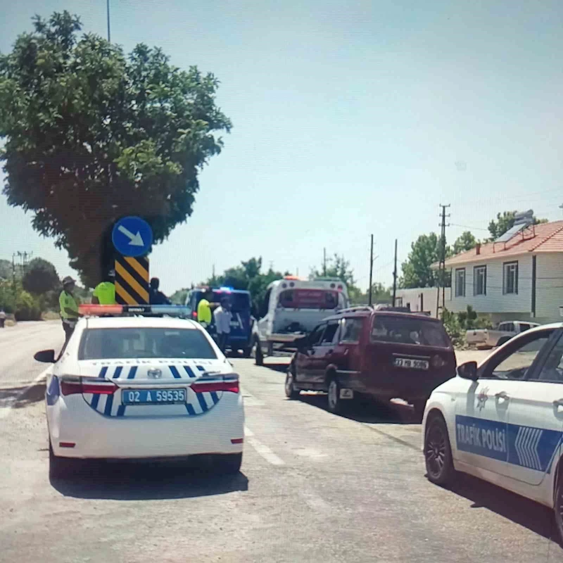 Adıyaman’da iki otomobil çarpıştı: 7 yaralı
