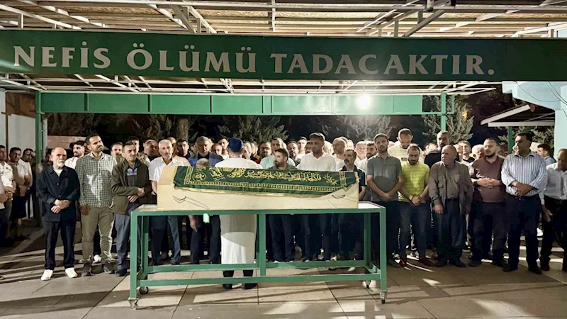 Diyarbakır’da yangında hayatını kaybeden anne ve üç çocuğu defnedildi
