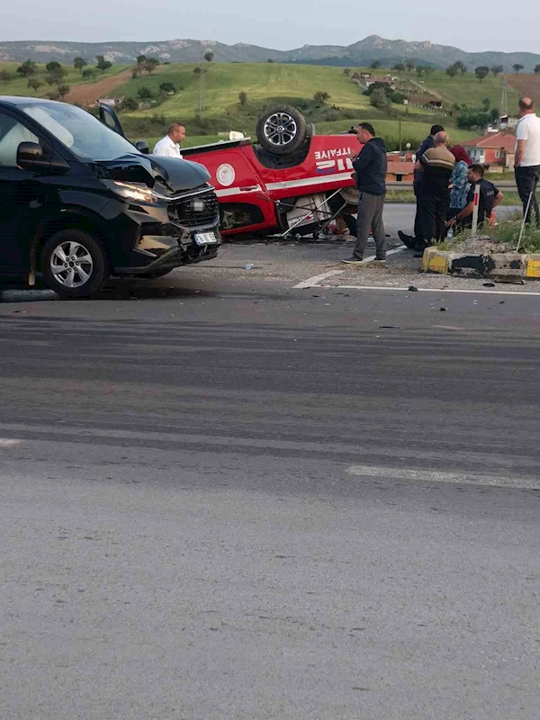 Ankara’da kontrolden çıkan itfaiye aracı takla attı
