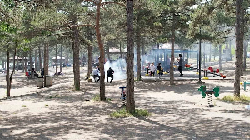 Ankaralılar Kurban Bayramı’nda Mavi Göl’e akın etti
