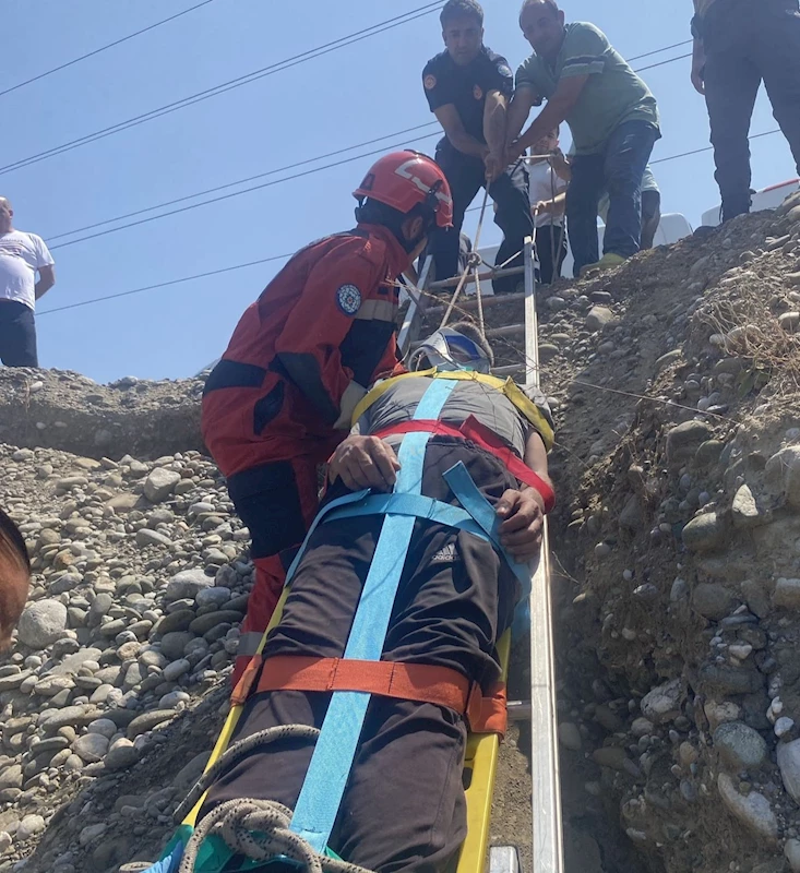 Ortaca’da uçurumdan düşen bir kişi kurtarıldı
