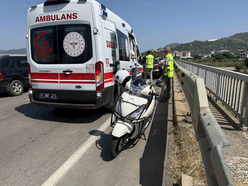 Otomobille motosiklet çarpıştı: 1 yaralı
