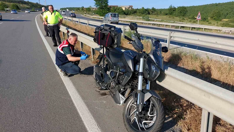 Bariyere çarpan motosiklet 400 metre sürüklendi, sürücü hayatını kaybetti: Kaza anı kamerada
