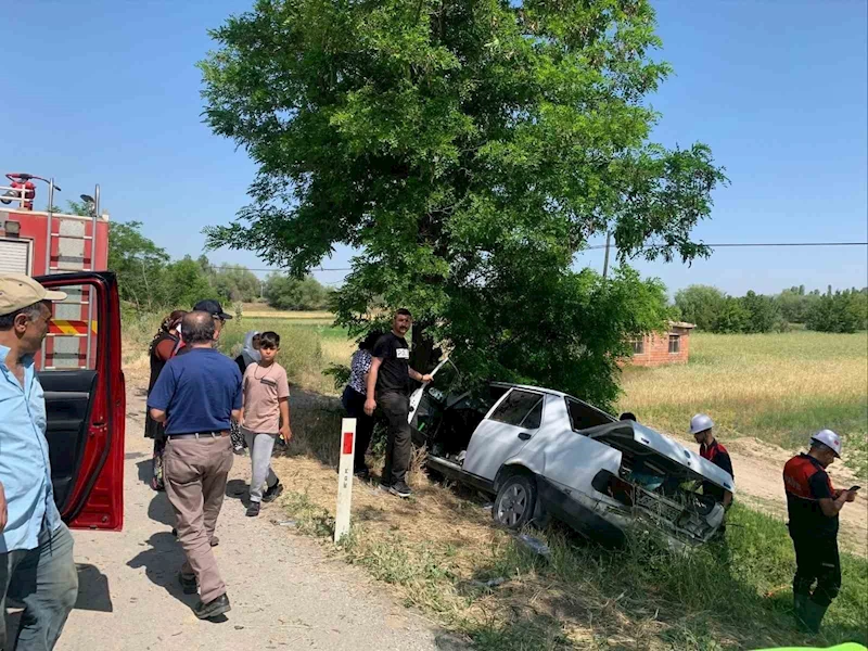 Afyonkarahisar’da otomobiller çarpıştı: 6 kişi yaralandı
