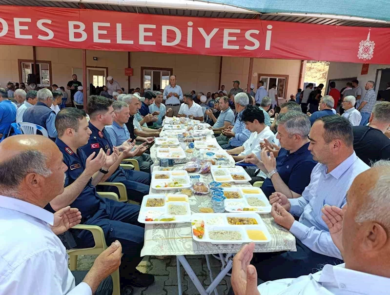 Asırlık gelenekte Ferdi Zeyrek için dualar edildi
