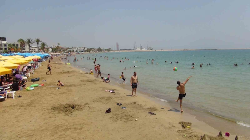 Mersin plajlarında bayram bereketliliği yaşandı
