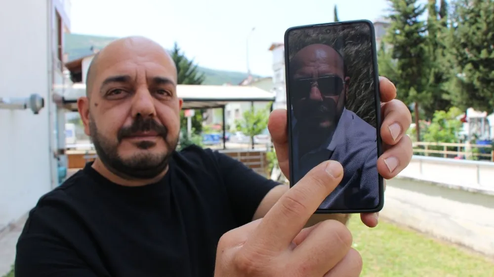 Üstündeki ölümcül keneleri selfie sayesinde fark etti