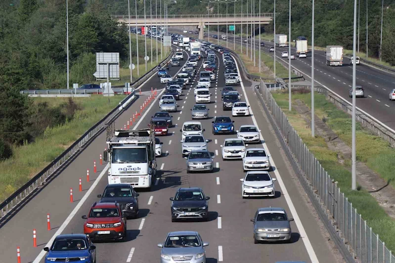 Bolu geçişinde yoğun trafik
