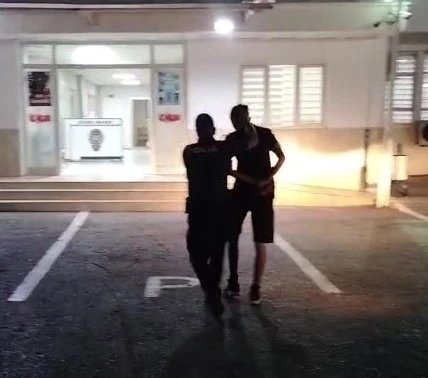 Adana’da 12 yıl hapis cezasıyla aranan hırsız yakalandı
