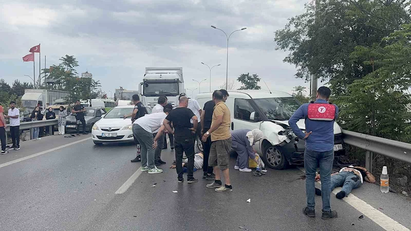 Tuzla’da motosiklet yol kenarında bekleyen arızalı araca çarptı: 2 yaralı
