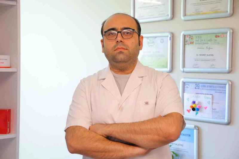 Hastaneye gitti, karnına yapışan kene ile karşılaştı
