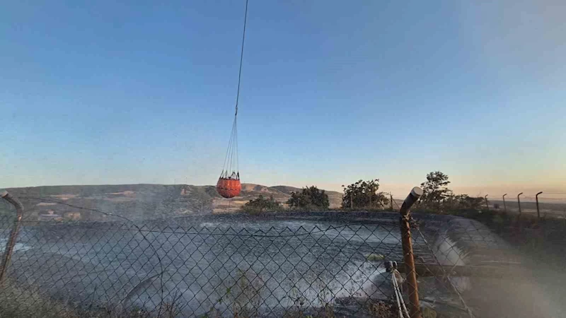 Yangında helikopter suyu havuzdan aldı: Orman yangınına müdahalede zamanla yarış
