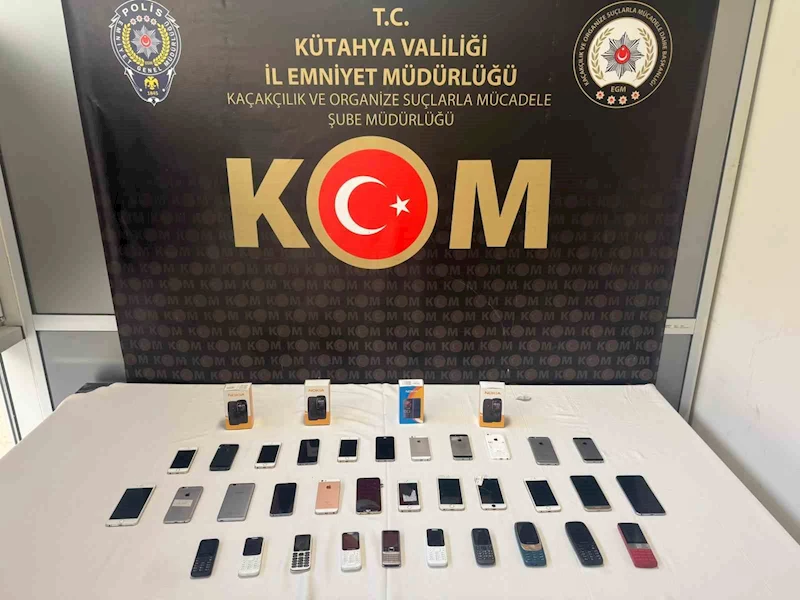 Kütahya’da 37 adet gümrük kaçağı cep telefonu ele geçirildi
