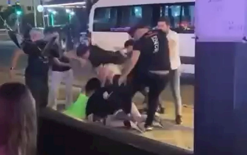 Eğlence mekanı çalışanlarının kadın turistleri darp ettiği iddiası
