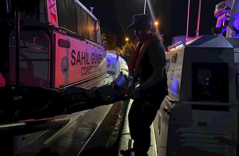Bozcaada’da trafik kazasında yaralanan vatandaşın tıbbi tahliyesi Sahil Güvenlik ekiplerince gerçekleştirildi
