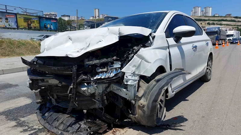 Polis aracı kaza yaptı: 2 polis ve 1 üsteğmen yaralandı
