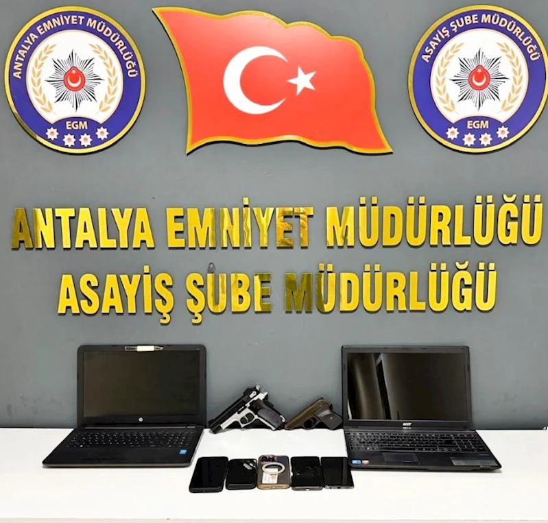 Terfi etme vaadiyle 3,4 milyonluk dolandırıcılıkta 2 tutuklama
