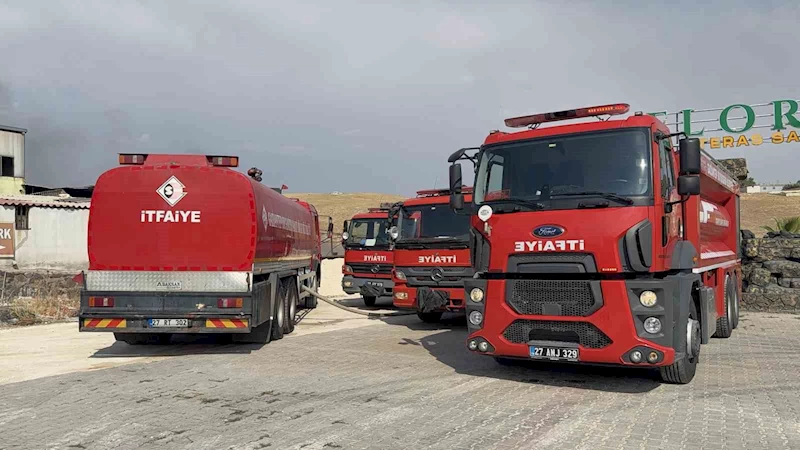 Geri dönüşüm fabrikasında çıkan yangın söndürüldü

