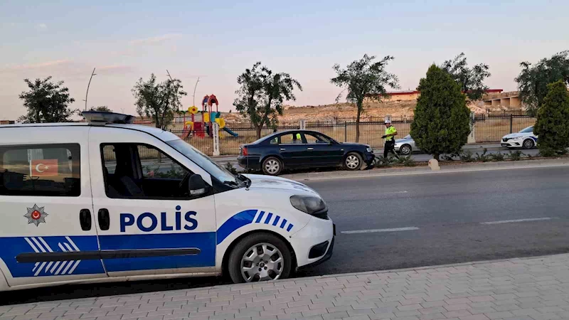 Karaman’da kontrolden çıkan otomobil refüje çıktı: 1 yaralı
