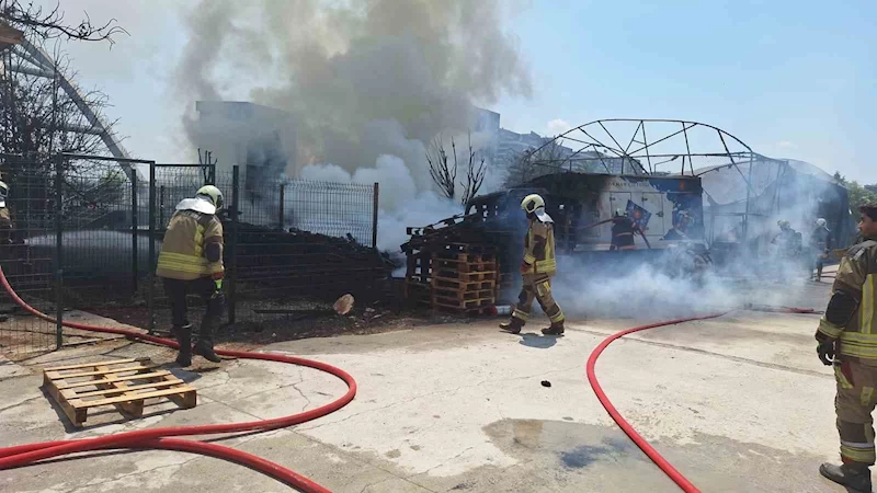 Ankara’da fabrika deposunda yangın
