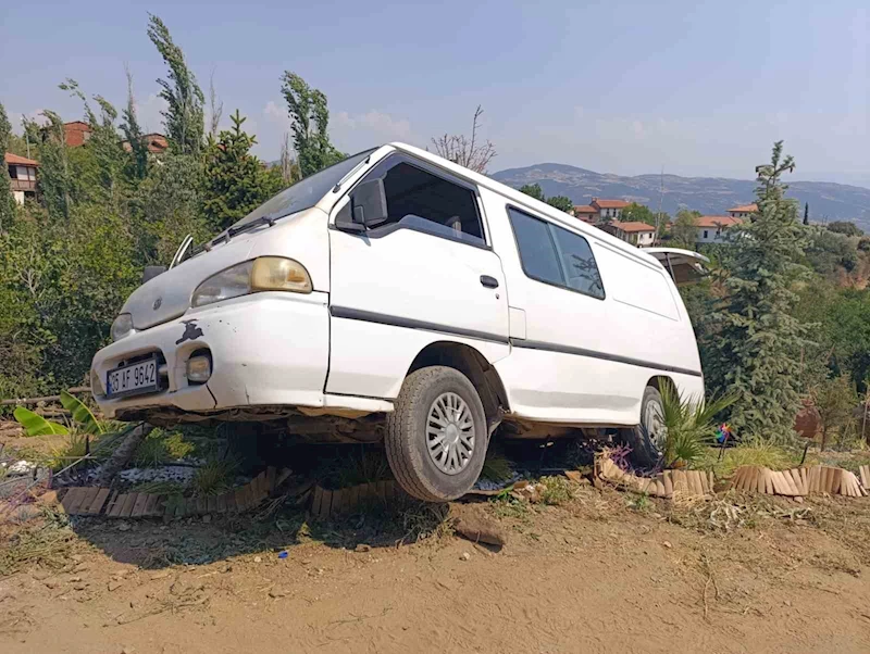 Peyzaj bahçesi çalışanı aracın altında kalarak hayatını kaybetti
