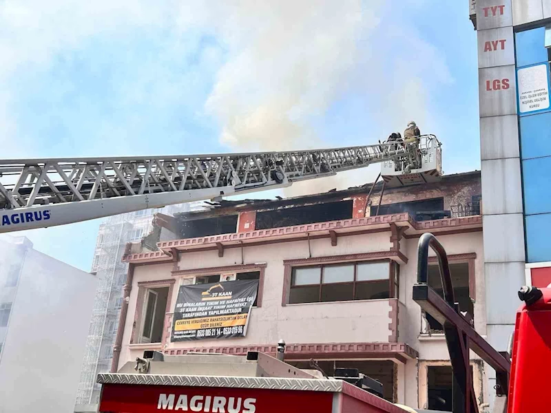 Başkentte metruk bir binada yangın çıktı
