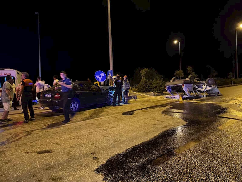 İki otomobilin çarpıştığı kazada 2’si ağır 7 kişi yaralandı
