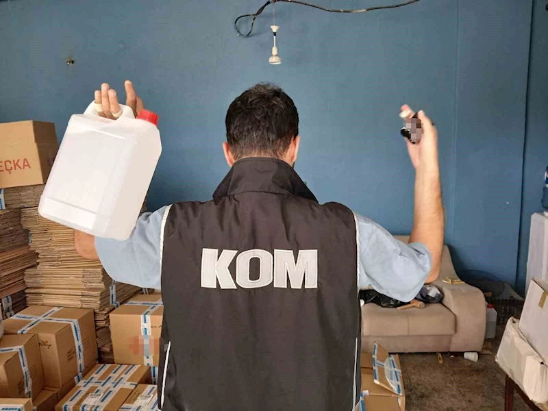 İzmir’de depoda ele geçirilen 5 ton sahte alkole 1 tutuklama
