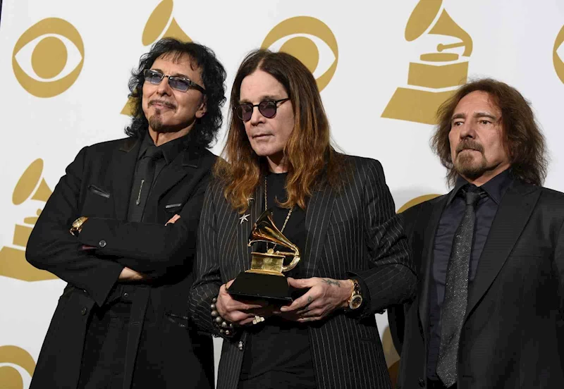Black Sabbath’ın solisti Ozzy Osbourne 76 yaşında hayatını kaybetti
