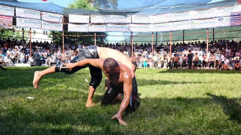 58. Dikmen Sırık Kebabı ve Yağlı Güreşlerinin Başpehlivanı Erkan Taş oldu

