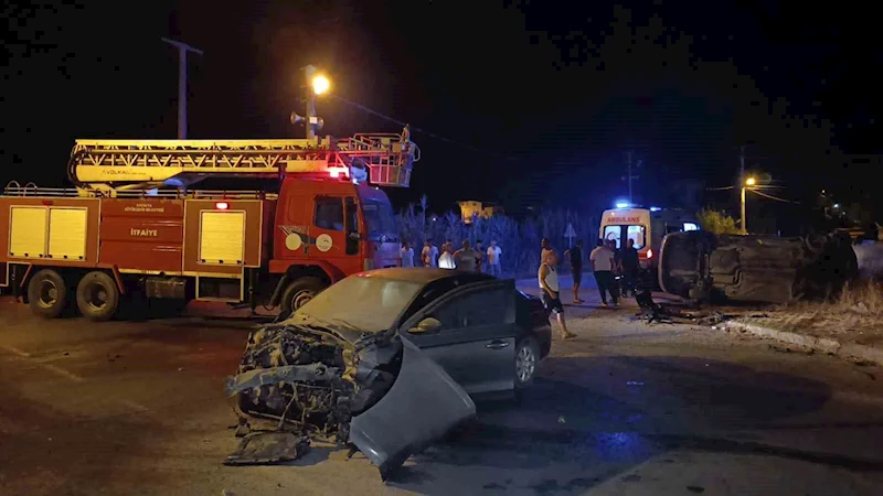 Kavşakta otomobiller çarpıştı: 3 yaralı
